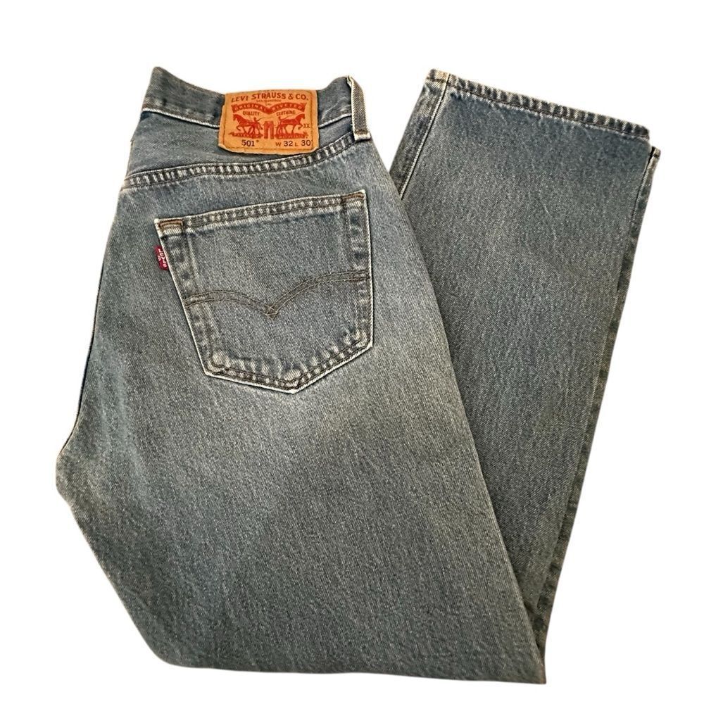 Levi's Women's Straight Leg Jeans - Light Blue Denim